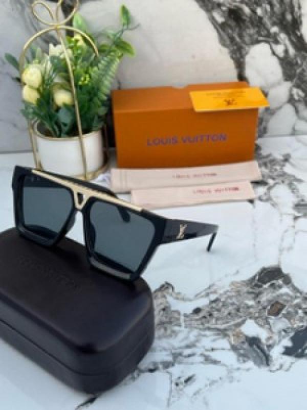 L_V Square Evidence 1502 Black Gold Sunglass