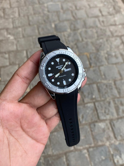 seeiko 5 premium luxury silver black smooth movement mens watch