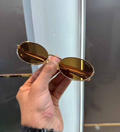 Luxury Stylish Praada UV Protected Sunglass With Complete Box Packaging
